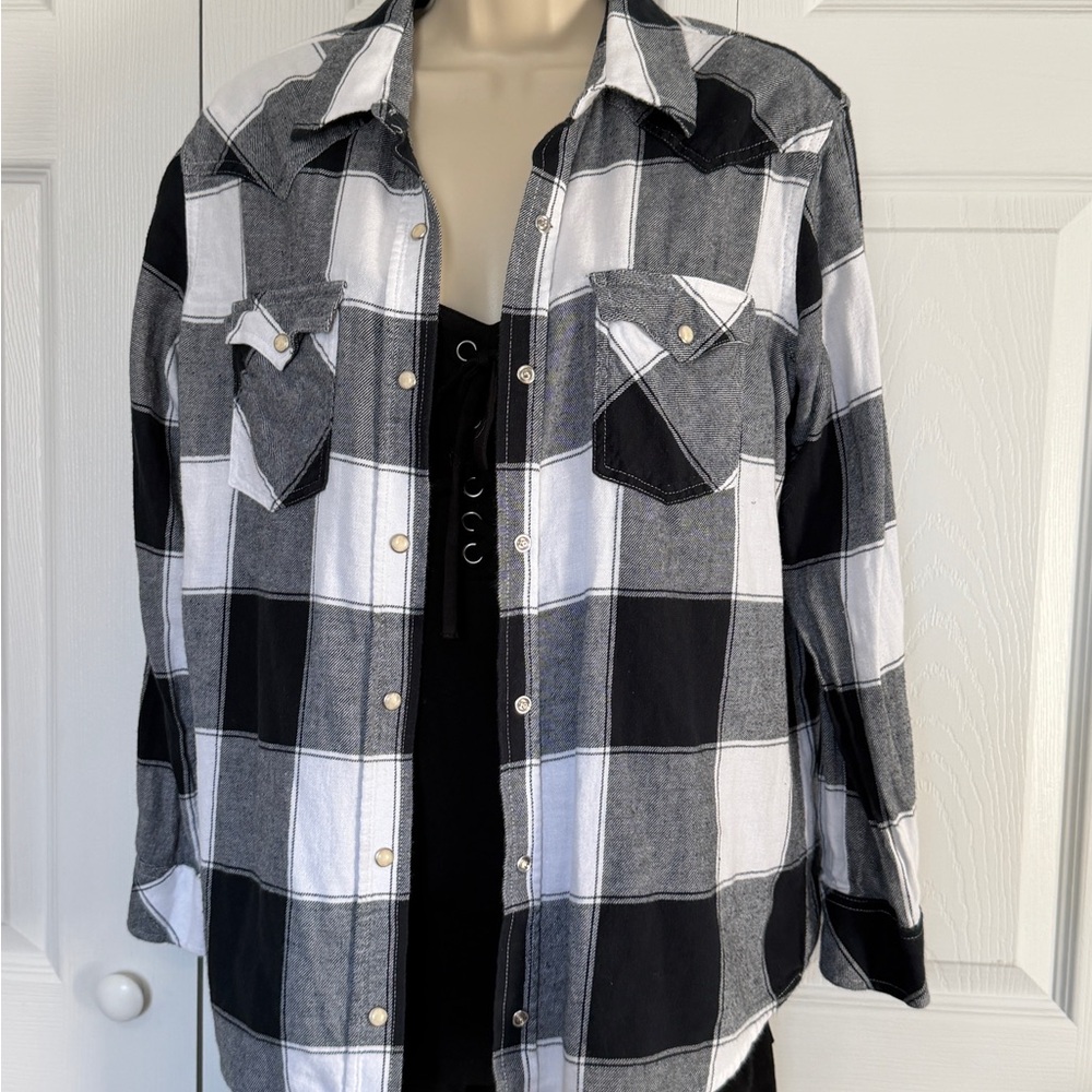 Wrangler Retro Black White Plaid Pearl Snap Flannel Shirt Size Medium